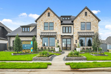 Example of an exterior home design in Houston
