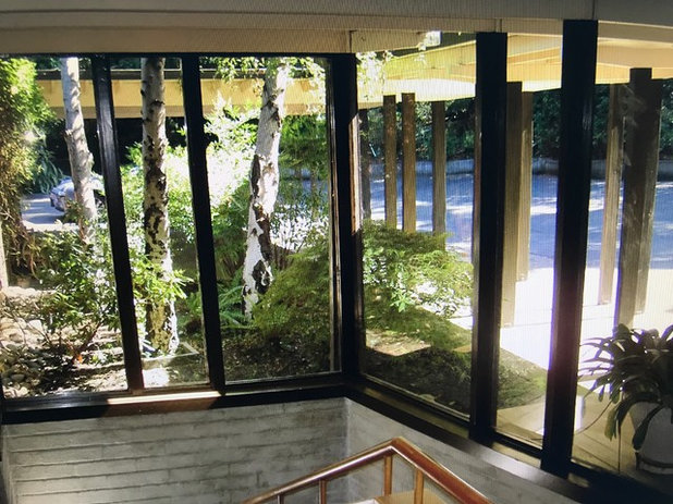 Houzz Tour: Architect Renovates His Midcentury Home With Care