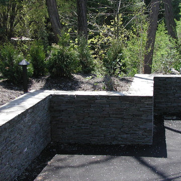 Zig zag natural stone wall