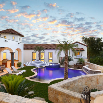 Geometric Pool with Negative Edge Spa