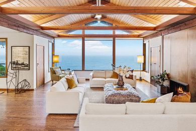Example of a 1960s living room design in Seattle