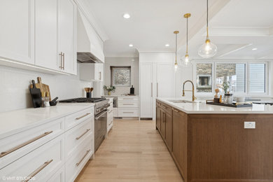 Example of a kitchen design in Chicago