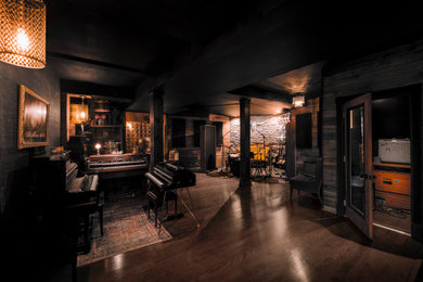 Inspiration for a rustic home studio remodel in Nashville