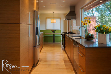 Inspiration for a modern kitchen remodel in Denver