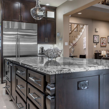 A 90’s Kitchen Gets a Sleek Transformation