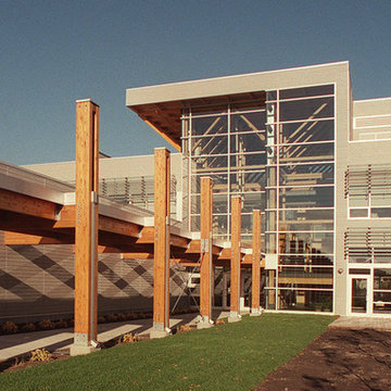 Commercial project - Quebec area - using high-quality genuine wood siding
