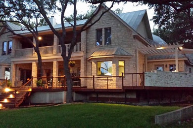 Inspiration for a transitional deck remodel in Austin