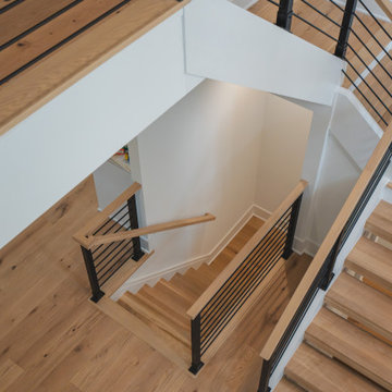 Tysons' Modern Stairway: A Natural Railing Adventure