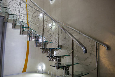 トラディショナルスタイルのおしゃれな階段の写真