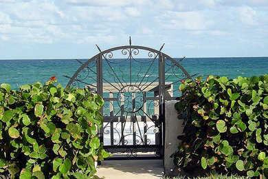 SEASIDE GATE IN PALM BEACH