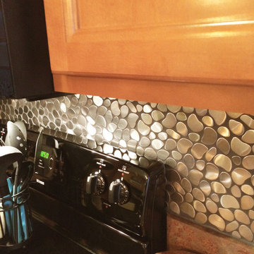 Eden Mosaic Tile Installations: River Rock Pattern Mosaic Stainless Steel Tile