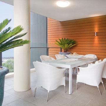 Seaside Dreaming: Pretty in pink contrasted with a classic palette