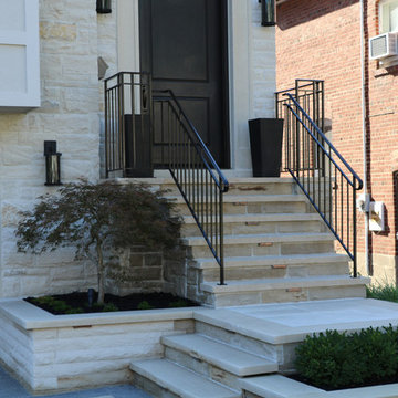 Leaside Front Yard - Timeless Classic