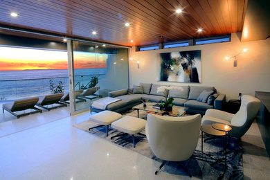 Minimalist living room photo in Orange County