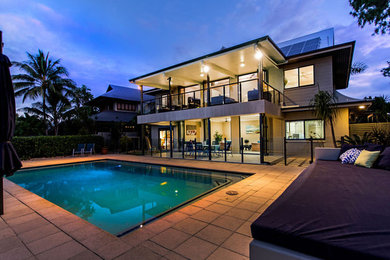 Inspiration for a beach style home design in Cairns.