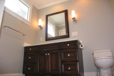 Example of a classic bathroom design in New York