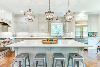 Transitional kitchen photo in Birmingham