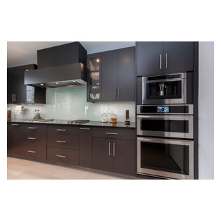 Modern built-in appliances - Modern - Kitchen - Chicago - by Meyer ...