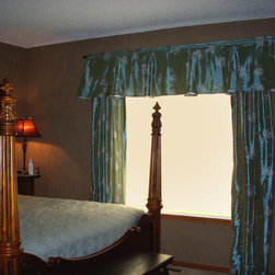 Romantic Bedroom Valance and Side panels - Curtains