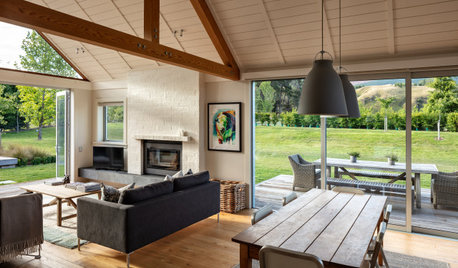 Houzz Tour: A Modern Family Farmhouse Connected to the Landscape