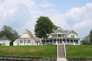Exterior home idea in Richmond