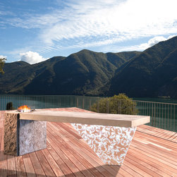 Juma Exclusive Massiver Design-Tisch aus Naturstein und edlem Acryl - Desks And Hutches