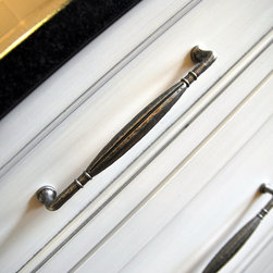 Decorative Hardware - Cabinet And Drawer Handle Pulls