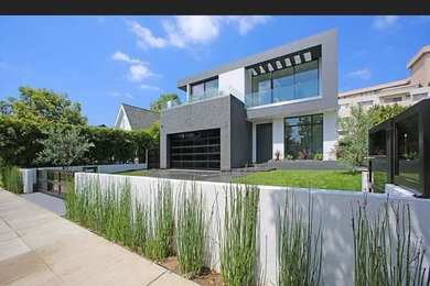Modern exterior home idea in Los Angeles