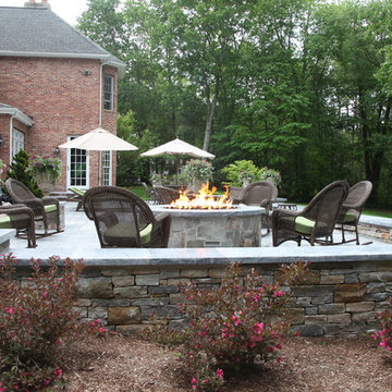 LAKESIDE LIVING