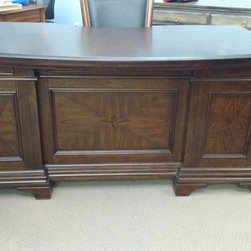 Executive Desk - Products