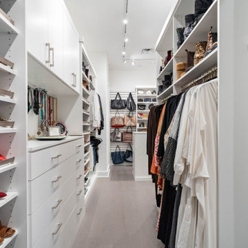 Beautiful Wall Closet w/ Deluxe Island