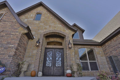 Elegant home design photo in Austin