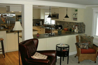 Inspiration for a timeless kitchen remodel in Seattle