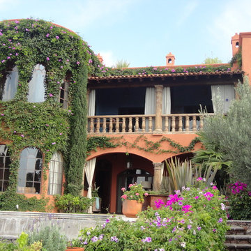 Design and Building Spanish Revival Homes in San Miguel