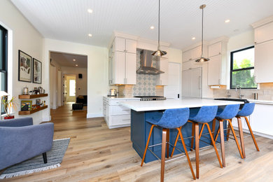 Example of a kitchen design in San Francisco