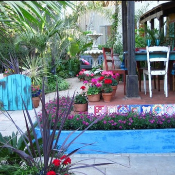 MEXICAN HACIENDA TROPICAL GARDEN