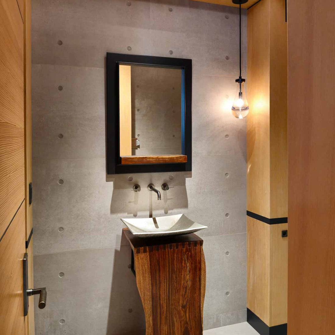 Minimal Bathroom