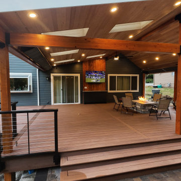 Multi-Angle Covered Deck