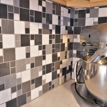 Niles, MI. BaileyTown USA Select. Rustic Grey Oak Kitchen