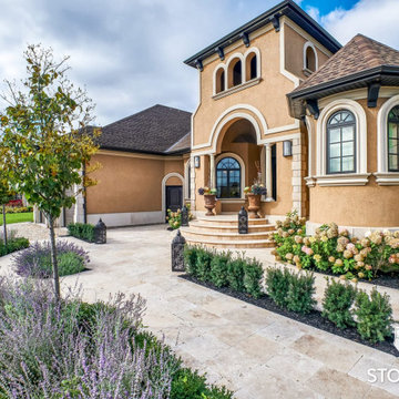 Modern Rustic Front yard, Entryway and Outdoor Pool
