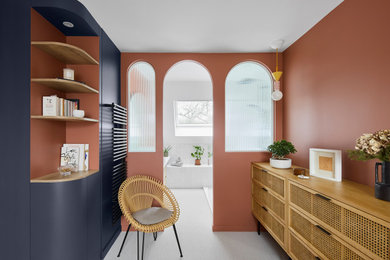 Idée de décoration pour une maison minimaliste de taille moyenne.