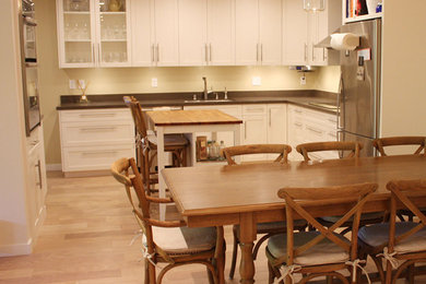 Inspiration for a contemporary kitchen remodel in San Francisco