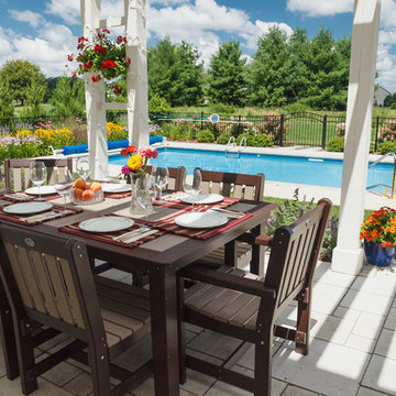 Traditional Pool & Pergola - Cedarburg