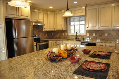 Arts and crafts kitchen photo in Birmingham