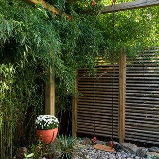 Idées déco pour un petit jardin arrière asiatique avec des solutions pour vis-à-vis.