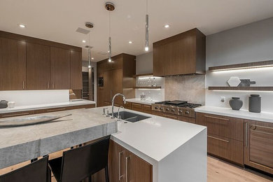 Example of a minimalist kitchen design in Salt Lake City