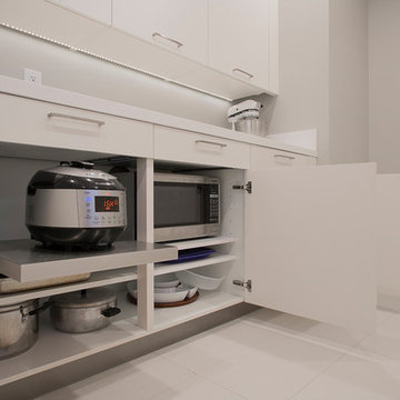 Clean and Compack Kitchen in La Crescenta