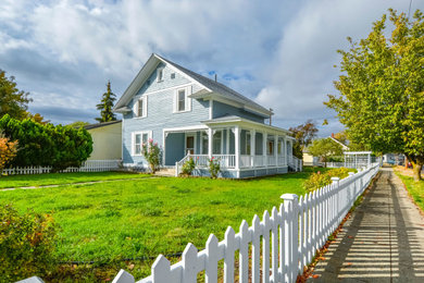 Traditional exterior home idea in Other