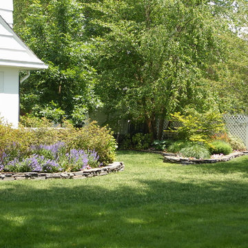 Garden Refreshment With Rock Fountain
