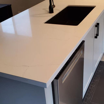 Before and After kitchen renovation in Barrie